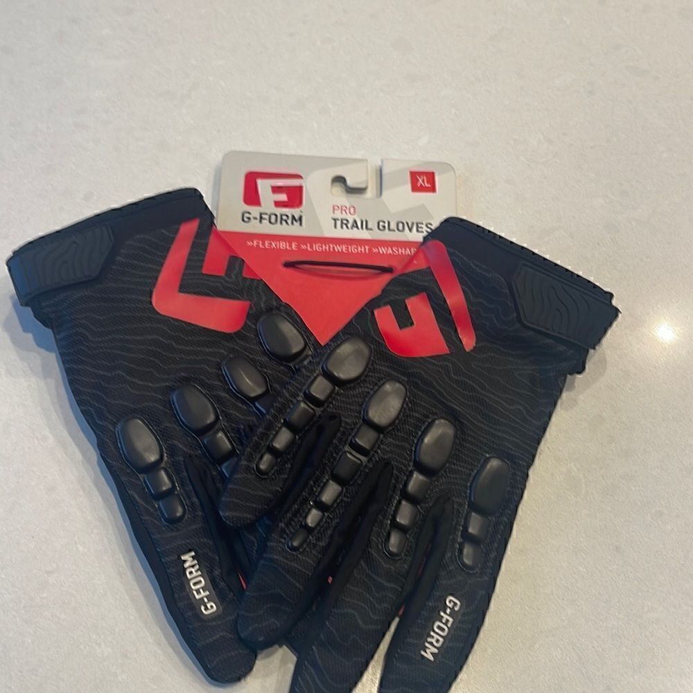 G-form cycle gloves men’s size Xl nwt great protection Stiffens on impact, works